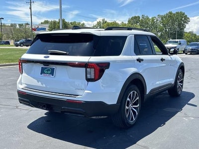 2025 Ford Explorer ST-Line