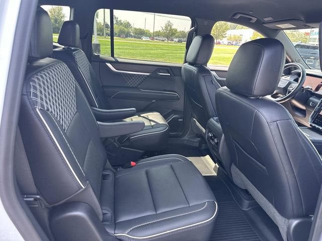 2024 GMC Acadia Denali - Photo 26