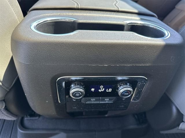 2025 GMC Yukon XL Elevation