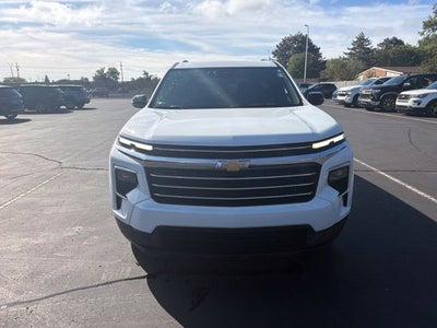 2025 Chevrolet Traverse LT