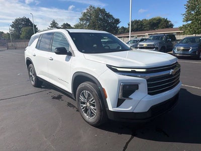 2025 Chevrolet Traverse LT