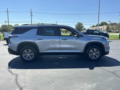 2025 Chevrolet Traverse LT