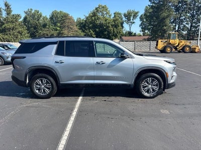 2024 Chevrolet Traverse LT