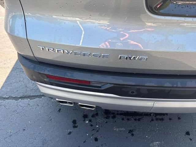 2024 Chevrolet Traverse LT