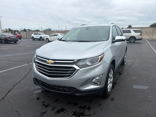 Used 2018 Chevrolet Equinox Premier with VIN 2GNAXVEV4J6308421 for sale in Fort Gratiot Township, MI