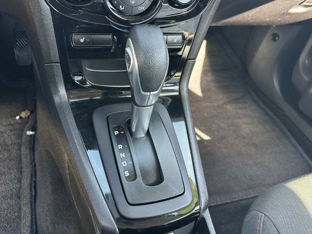 2016 Ford Fiesta SE - Photo 13