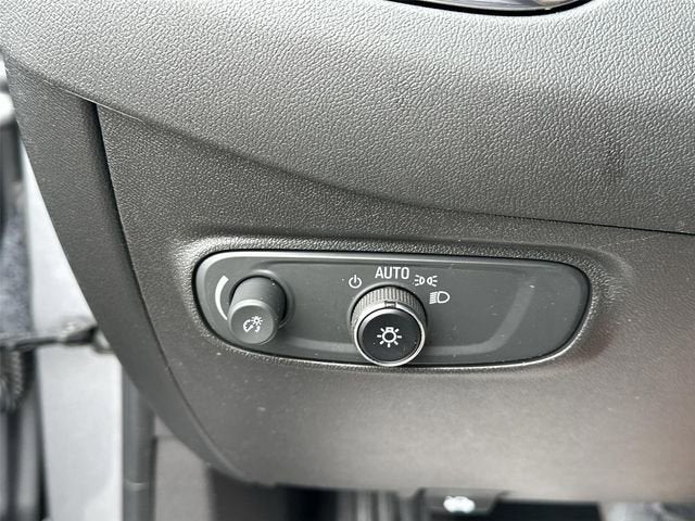 2023 Chevrolet Equinox LT - Photo 17