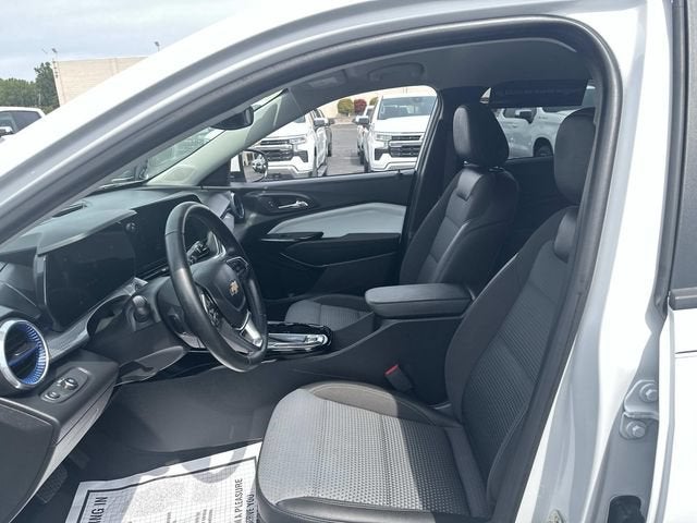 2024 Chevrolet Trax LT - Photo 17
