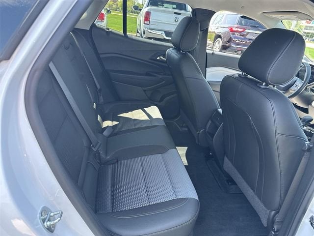2024 Chevrolet Trax LT - Photo 25