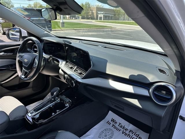 2024 Chevrolet Trax LT - Photo 27
