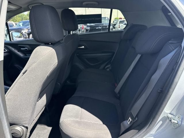 2022 Chevrolet Trax LS - Photo 19