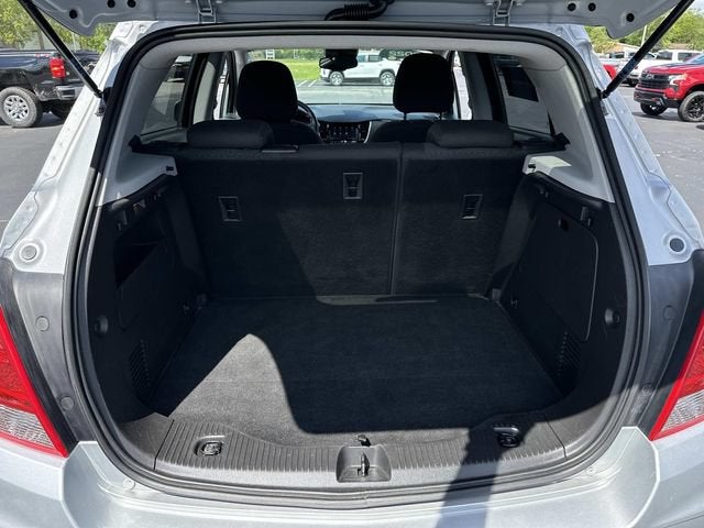2022 Chevrolet Trax LS - Photo 22