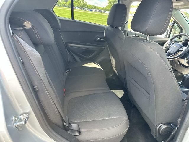 2022 Chevrolet Trax LS - Photo 23