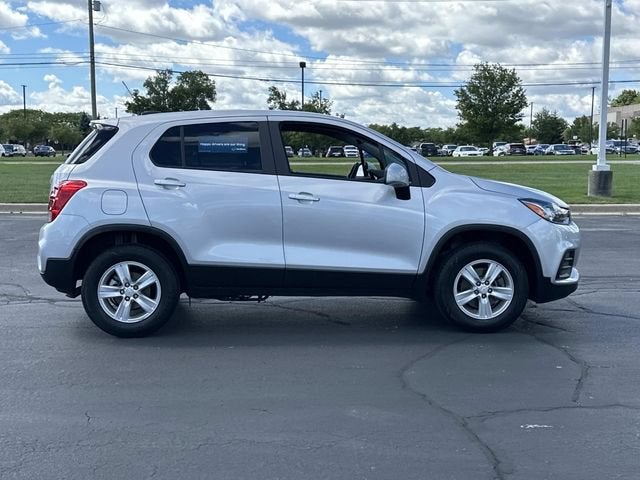 2022 Chevrolet Trax LS - Photo 8