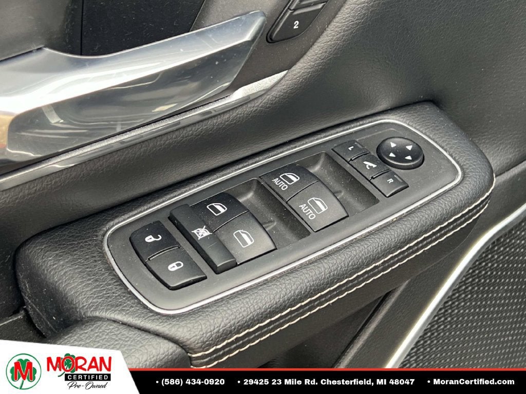 2020 RAM 1500 Laramie Crew Cab 4x4 5'7" Box