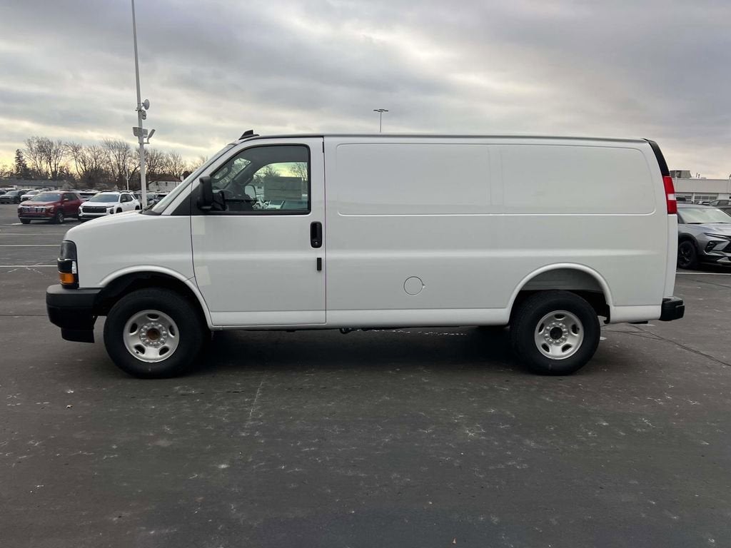2025 Chevrolet Express Cargo 2500 WT