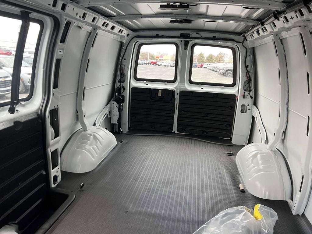 2025 Chevrolet Express Cargo 2500 WT