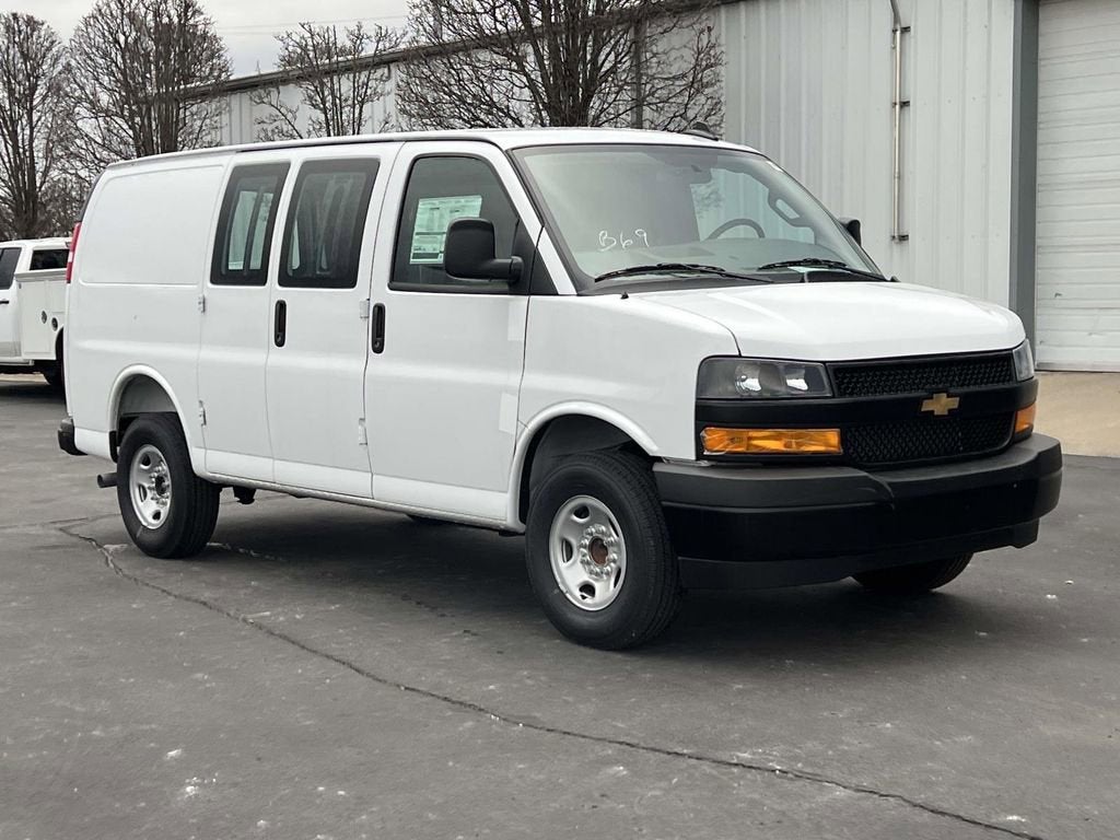 2025 Chevrolet Express Cargo 2500 WT