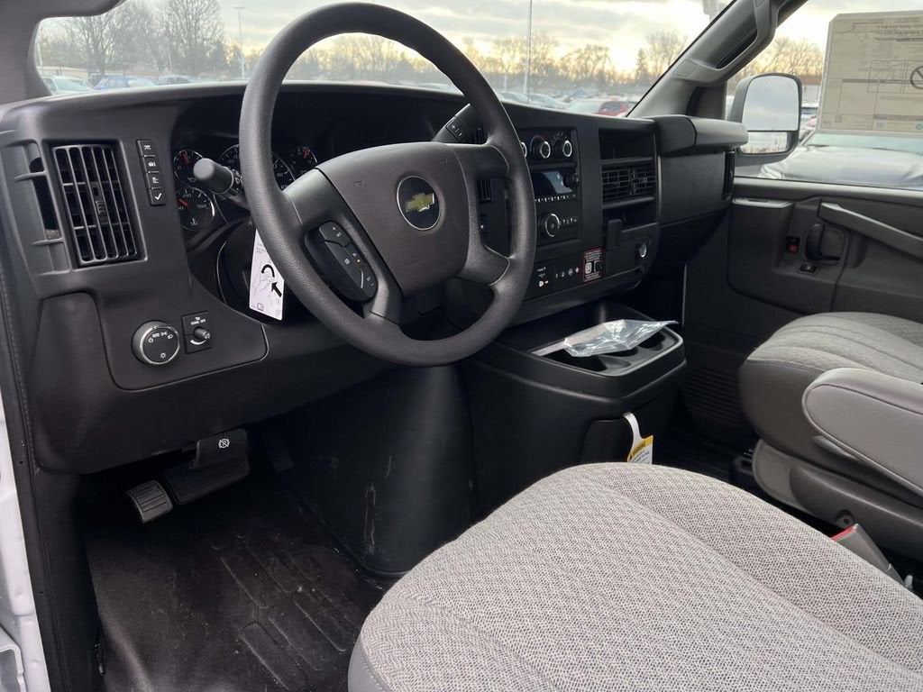 2025 Chevrolet Express Cargo 2500 WT