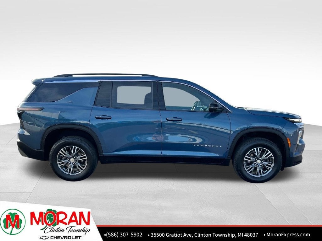 2024 Chevrolet Traverse LT