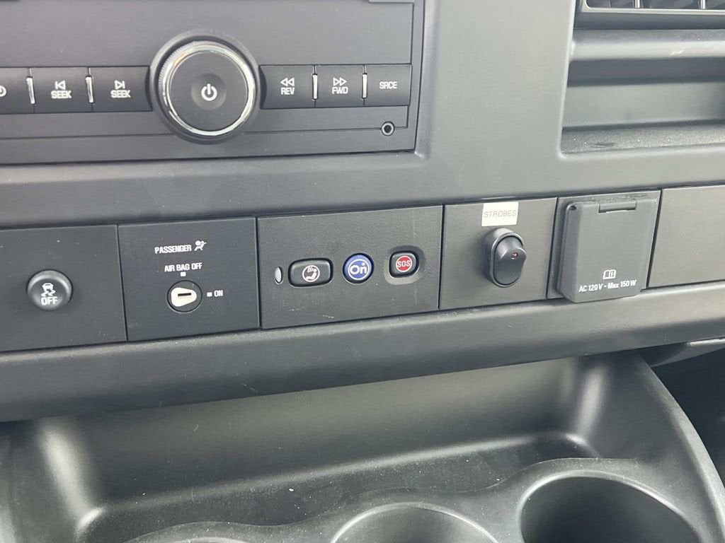 2025 Chevrolet Express Cutaway 3500 1WT