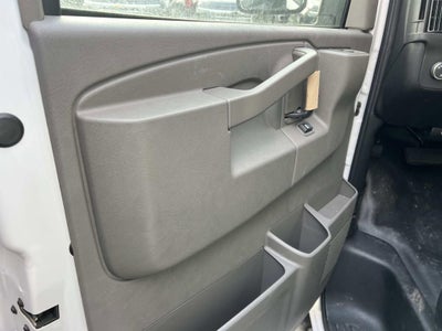 2025 Chevrolet Express Cutaway 3500 1WT