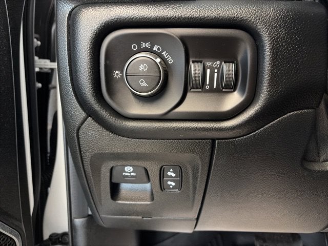 2022 RAM 1500 Laramie Crew Cab 4x4 5'7' Box