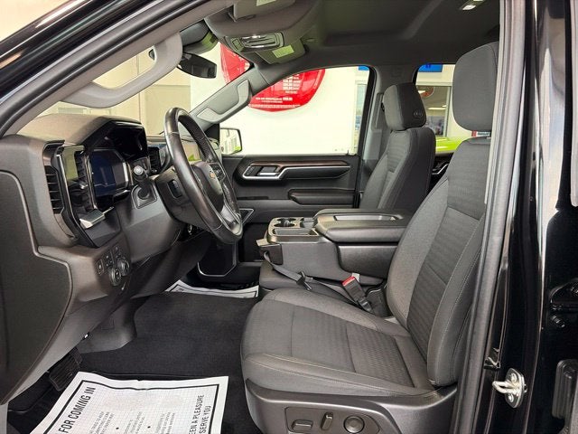 2022 Chevrolet Silverado 1500 4WD Double Cab Standard Bed LT with 2FT