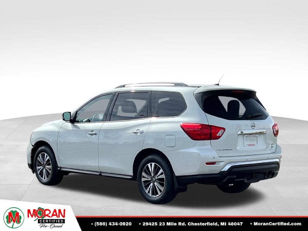 2017 Nissan Pathfinder SV