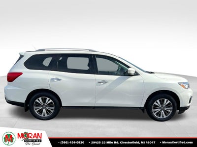 2017 Nissan Pathfinder SV
