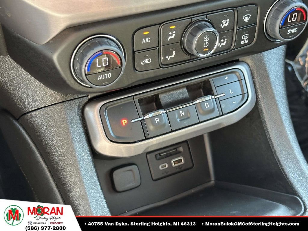 2023 GMC Acadia AT4